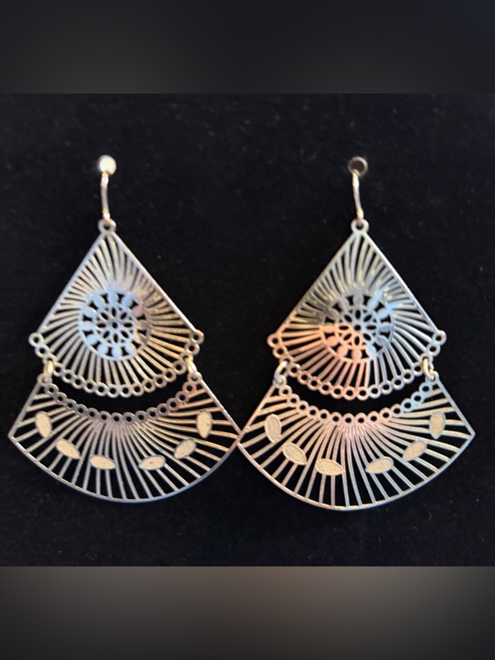 3/$30✨☀️Boho Gold-Tone Filigree Fan Statement Earrings✨☀️✨Fishhooks
